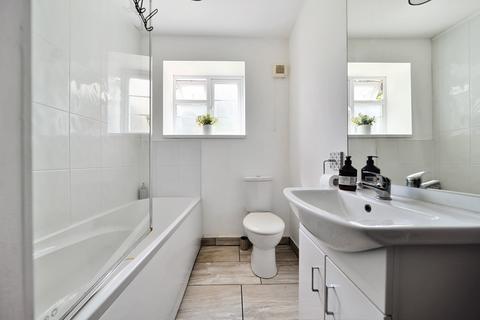 38 Amblecote Road, London, SE12 9TL