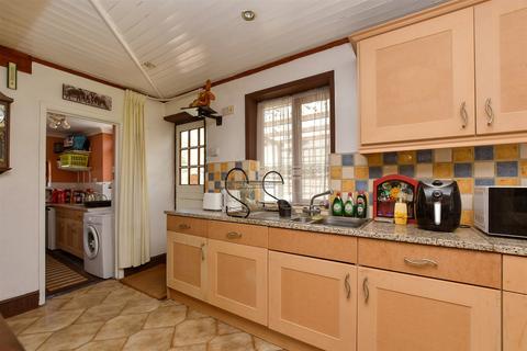 2 bedroom bungalow for sale, Peeks Brook Lane, Horley RH6