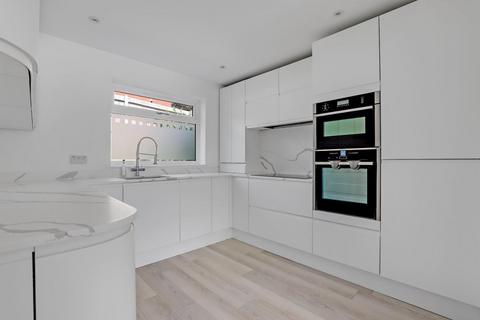 2 bedroom house for sale, Grace Path, London