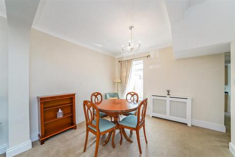 17 Willow Street, London, E4 7EG