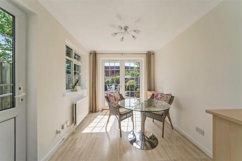 17 Willow Street, London, E4 7EG