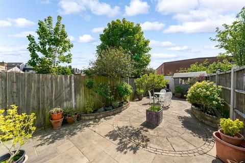 17 Willow Street, London, E4 7EG