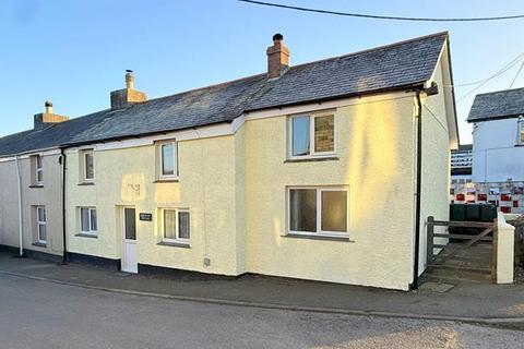 4 bedroom end of terrace house to rent, 2 Medrose Street, Delabole PL33