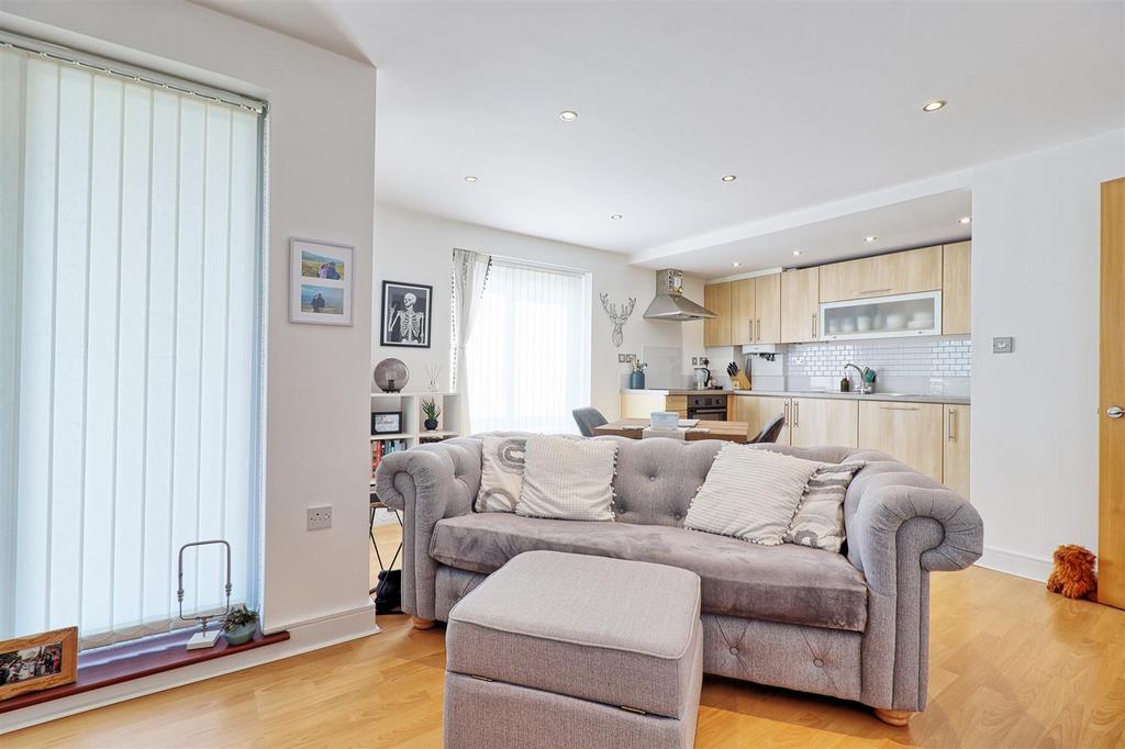 IMG 0806 7 8 easy HDR-interior3.jpg