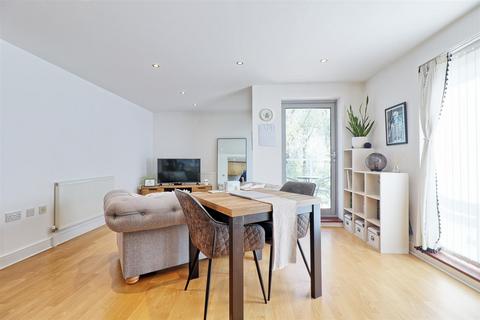 2 bedroom apartment for sale, Lockside Marina, Essex CM2