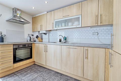 2 bedroom apartment for sale, Lockside Marina, Essex CM2