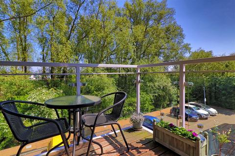 2 bedroom apartment for sale, Lockside Marina, Essex CM2