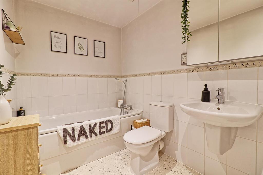 IMG 0767 8 9 easy HDR-interior3.jpg