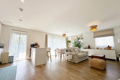 2 bedroom apartment for sale, Poulter Walk, Trumpington, Cambridge, CB2