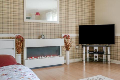 5 Roman Close, Tadcaster, LS24 8HU
