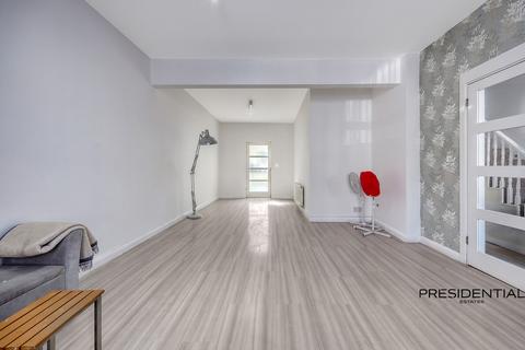 4 bedroom terraced house for sale, East Ham E6