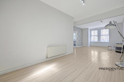 4 bedroom terraced house for sale, East Ham E6