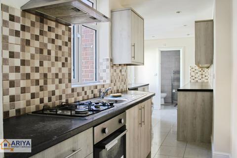 3 bedroom terraced house to rent, Bruin Street, Belgrave, Leicester LE4