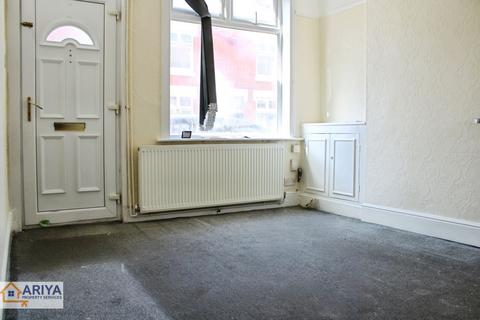 3 bedroom terraced house to rent, Bruin Street, Belgrave, Leicester LE4