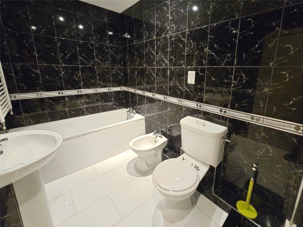 Bedroom 1 Ensuite