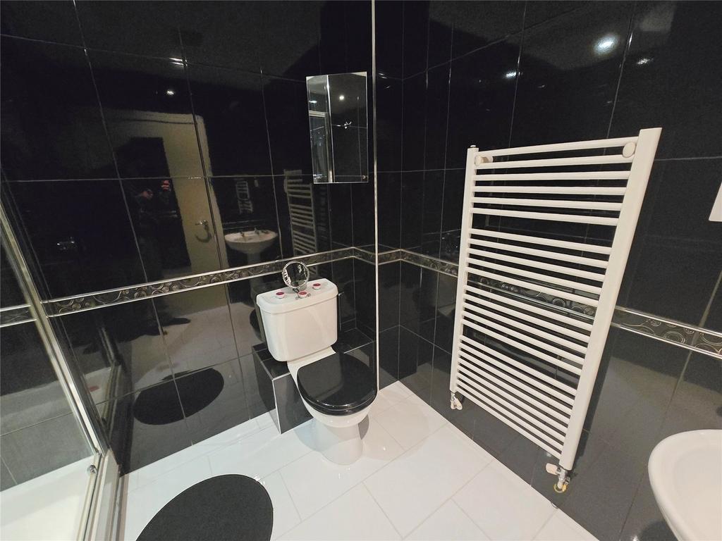 Bedroom 2 Ensuite