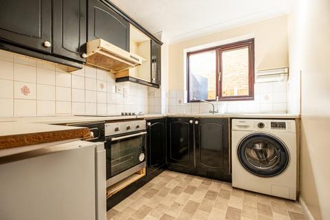 2 bedroom apartment to rent, Brentfield Road, Dartford, DA1