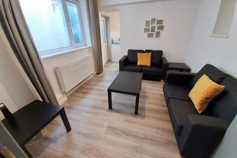 4 bedroom house to rent, Rhondda Street, Swansea,