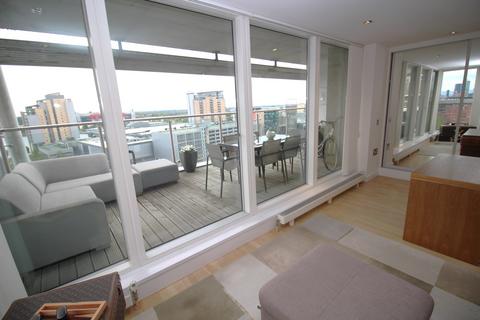 3 bedroom apartment for sale, N V Building, 100 The Quays, Salford, Lancashire, M50