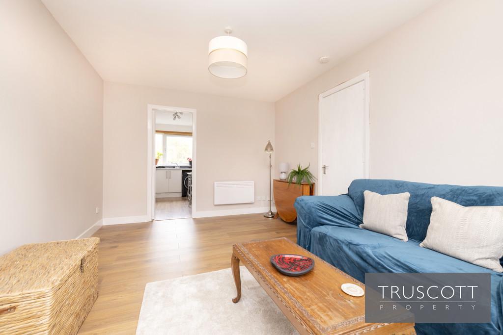 Sitting/Dining Room