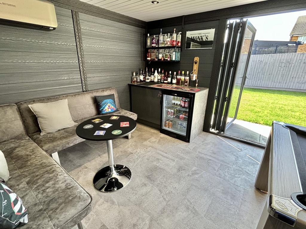 Bar/Games Room