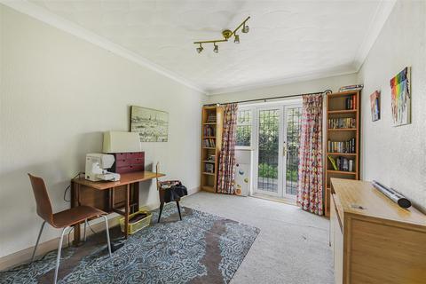 16a Johns Road, Meopham, Gravesend, DA13 0LP