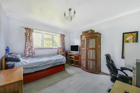 16a Johns Road, Meopham, Gravesend, DA13 0LP
