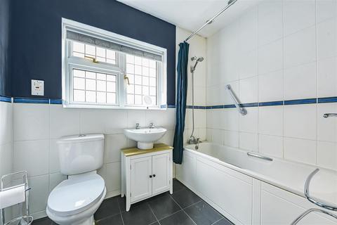 16a Johns Road, Meopham, Gravesend, DA13 0LP