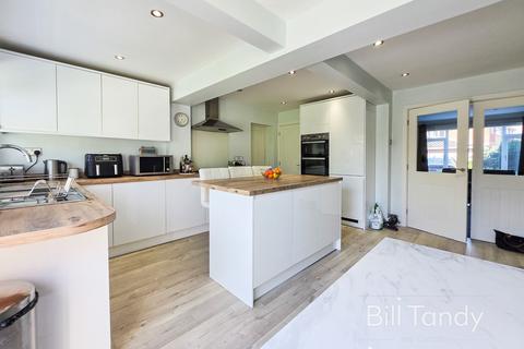 27 Lime Grove, Lichfield, WS13 6ER
