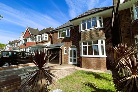 3 bedroom detached house to rent, Brook Lane, Birmingham B13