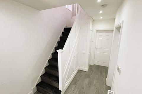 3 bedroom detached house to rent, Brook Lane, Birmingham B13