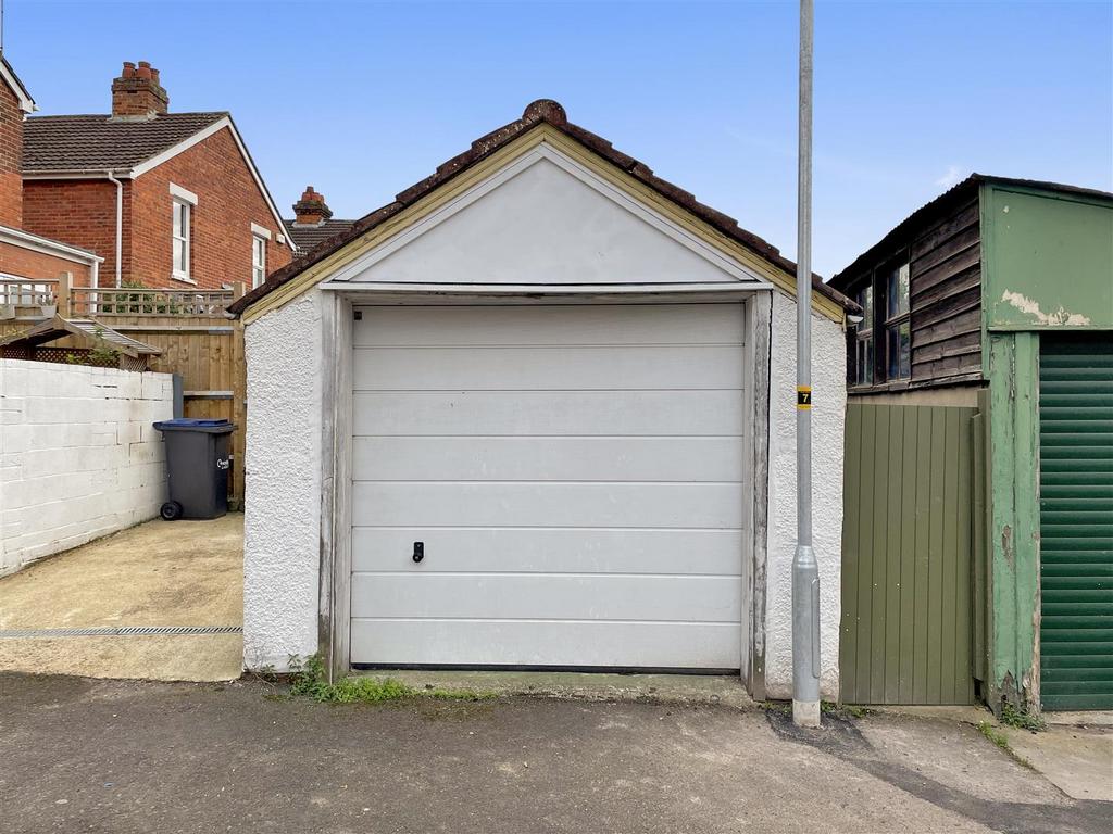 Garage.jpg