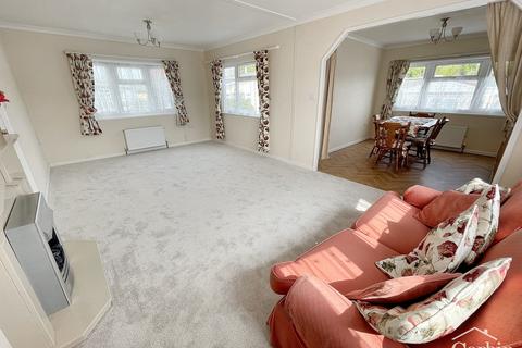 2 bedroom park home for sale, Selwood Park Weymans Avenue, Bournemouth, BH10 7