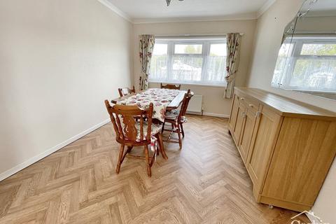 2 bedroom park home for sale, Selwood Park Weymans Avenue, Bournemouth, BH10 7