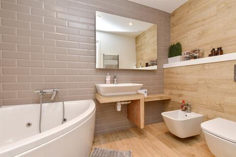 54 Bushey Road, Sutton, SM1 1QS