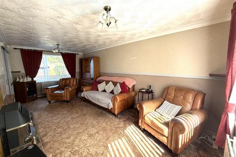 3 bedroom end of terrace house for sale, Hislop Road, Rugeley