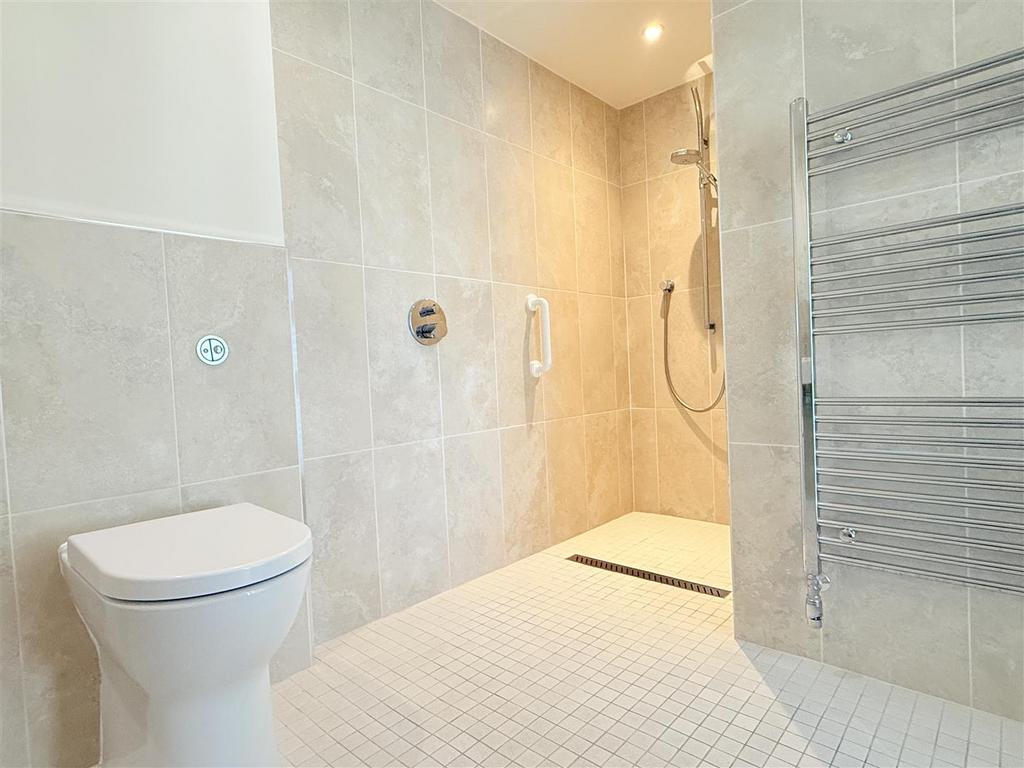 En suite wet room/wc