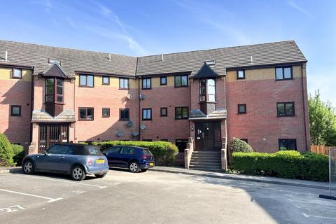 2 bedroom flat for sale, New Walls
