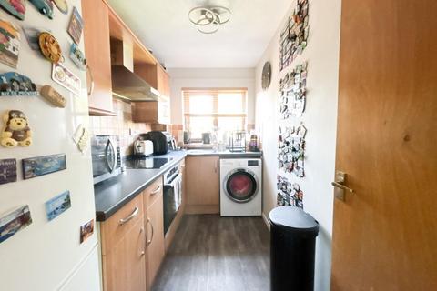 2 bedroom flat for sale, New Walls