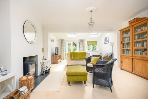 34 Rosslyn Park, Weybridge, KT13 9QZ