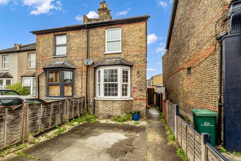 3 bedroom semi-detached house for sale, Beckenham Lane Bromley BR2