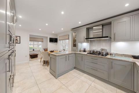 5 bedroom detached house for sale, Townsend Square, Kings Hill, ME19