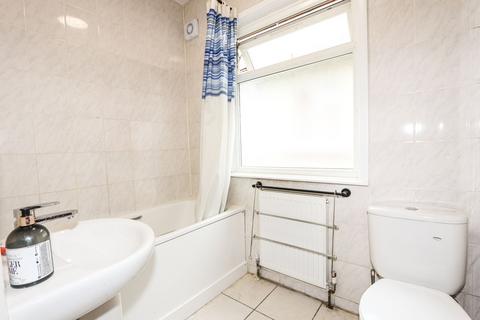 1 bedroom in a house share to rent, Northcote Avenue, Southall, UB1