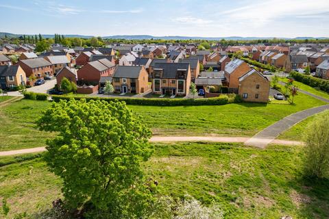 7 Cape Ruby Close, Bishops Cleeve, Cheltenham, GL52 7YL