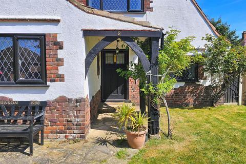 2 bedroom detached house for sale, Lynn Grove, Gorleston