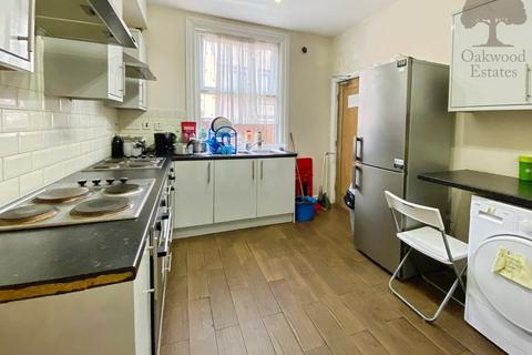 1 bedroom house of multiple occupation to rent, Sussex Place, Slough SL1
