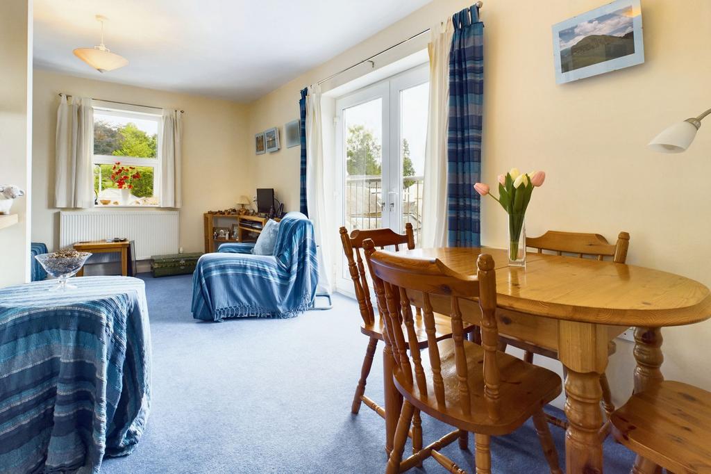 Sitting/Dining Room