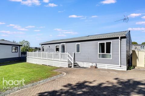 2 bedroom lodge for sale, Colchester Road, CLACTON-ON-SEA