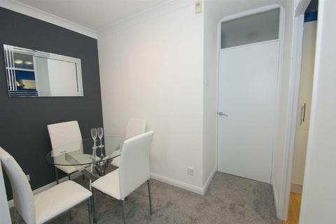 2 bedroom flat for sale, Hallgate Court, Alwoodley, Leeds
