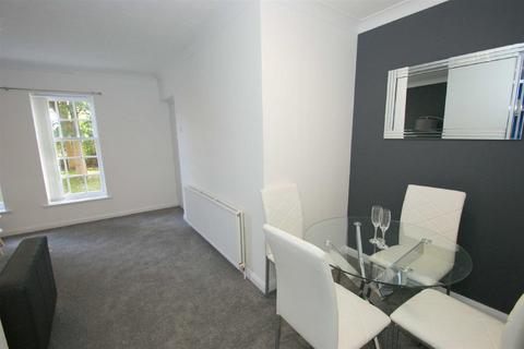 2 bedroom flat for sale, Hallgate Court, Alwoodley, Leeds